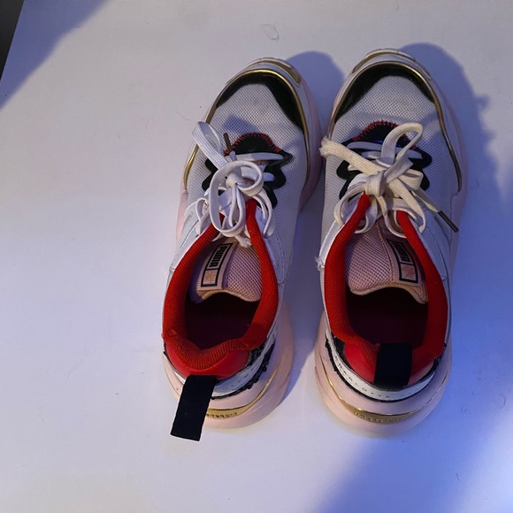 Puma - Picture 1 of 3